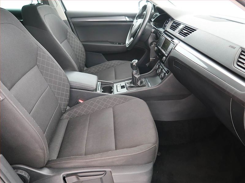 Škoda Superb (2017) 1.4 TSI, Tempomat - fotka 9 z 19