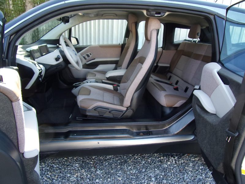 BMW i3 (2020) 120Ah 42kWhBEV  NÁJEZD 42000KM - fotka 15 z 23