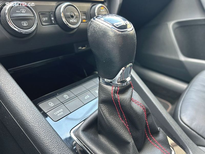 Škoda Octavia 2.0TSi RS ČR - fotka 19 z 24