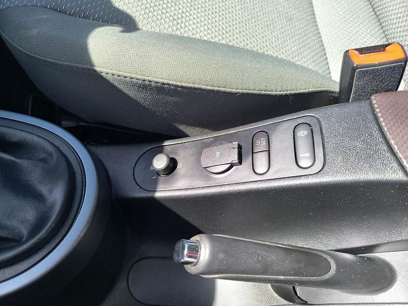 Seat Toledo (2005) 1.9 TDi - fotka 22 z 28