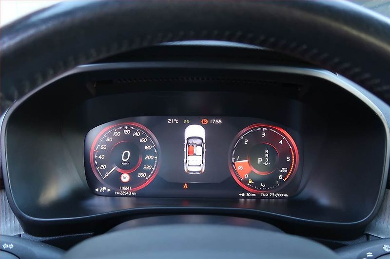 Volvo XC40 (2020) D3 AWD - fotka 11 z 22