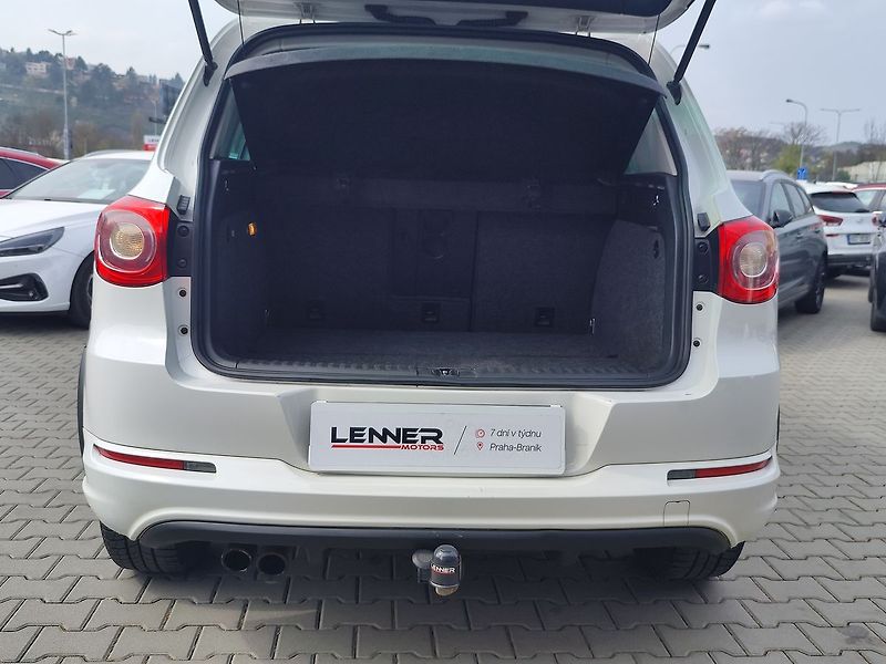 Volkswagen Tiguan 2.0 TDi/125kW R-Line 4motion - fotka 9 z 30