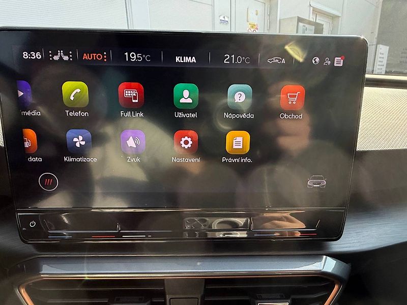 Cupra Leon (2023) 1.5 eTSI  DSG 150k - fotka 15 z 38