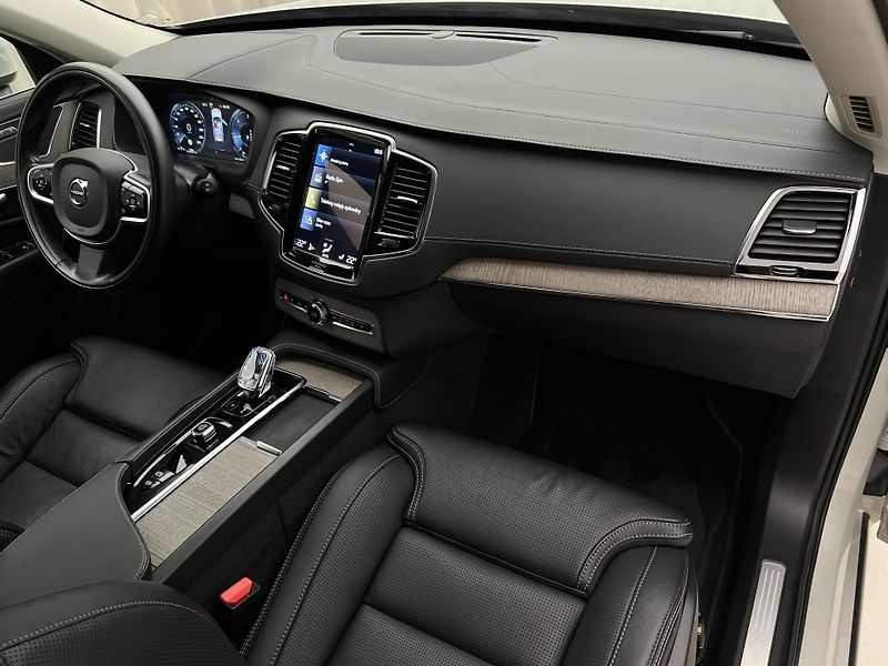 Volvo XC90 B5 AWD INSCRIPTION AUT 1. maj. - fotka 22 z 47