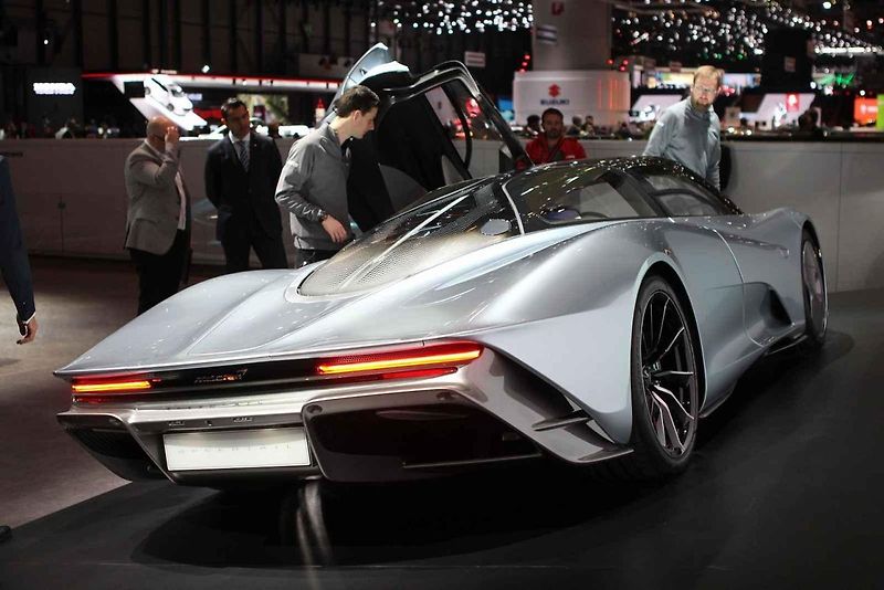Jedno z nejočekávanějších aut Ženevy - Aston Martin Valkyrie