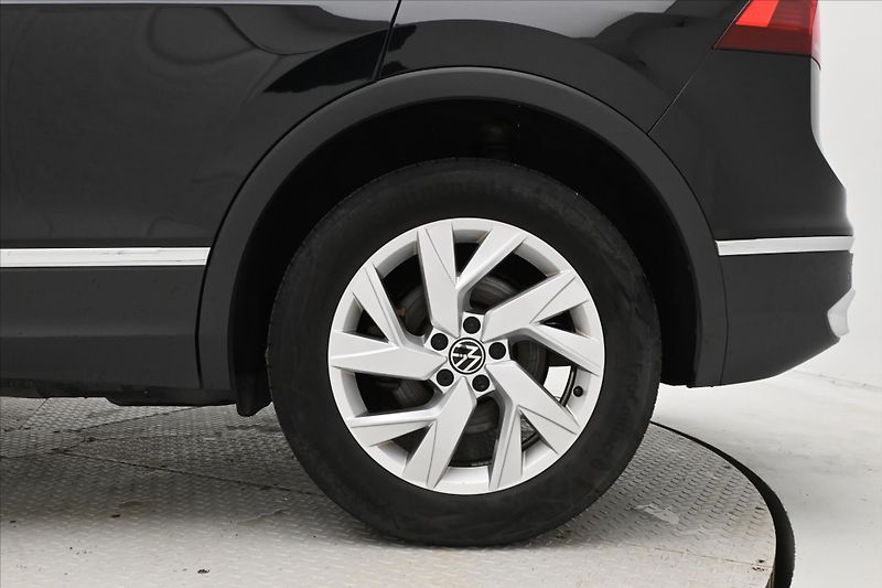 Volkswagen Tiguan 1,4 TSI eHybrid 110kW DSG Záru - fotka 33 z 33