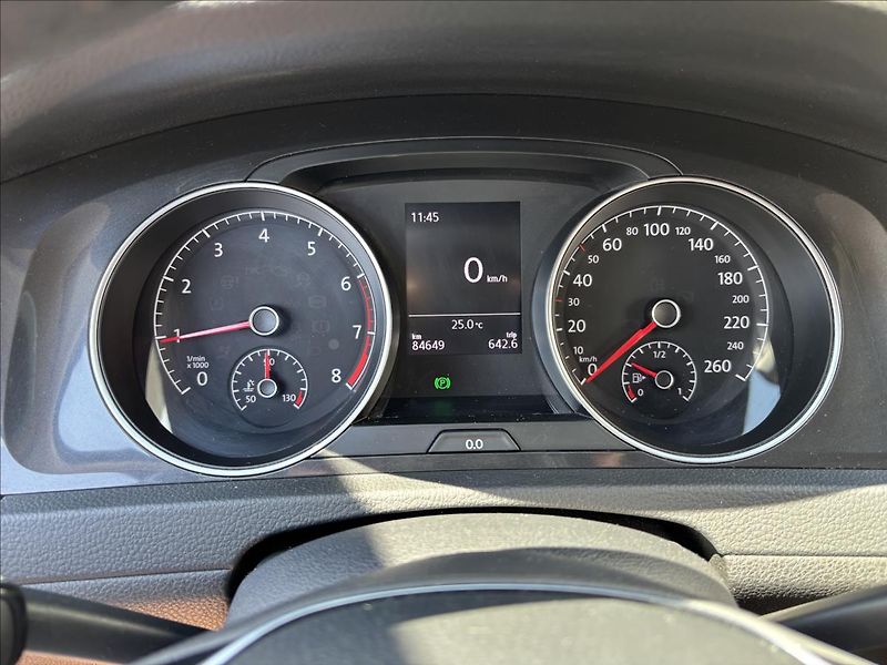 Volkswagen Golf 1,0 TSI 81 kW Comfortline - fotka 31 z 48