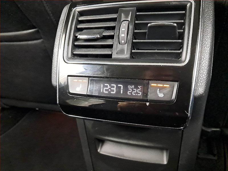 Škoda Superb (2018) Style 2.0 TDI, Serv.kniha - fotka 17 z 17