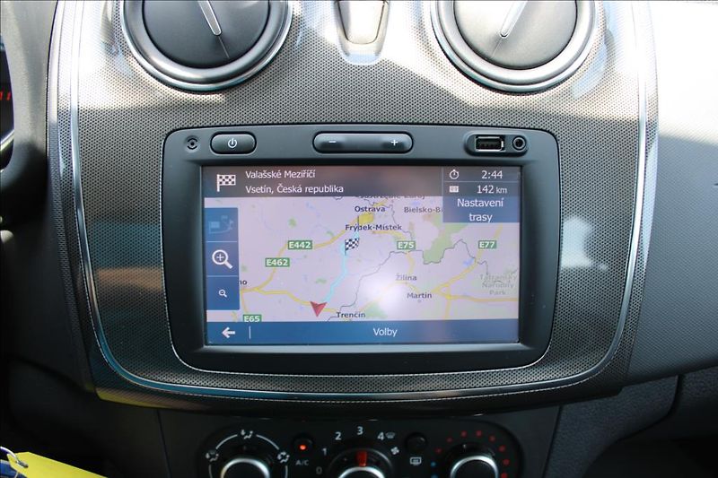 Dacia Sandero 0,9 TCe  STEPWAY, TOP, ČR - fotka 18 z 31