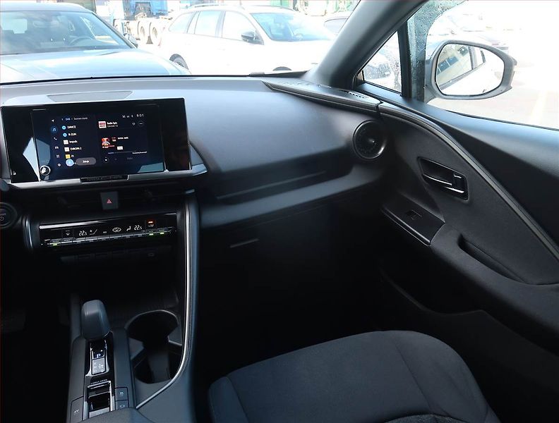 Toyota C-HR (2025) 1.8 Hybrid - fotka 8 z 24