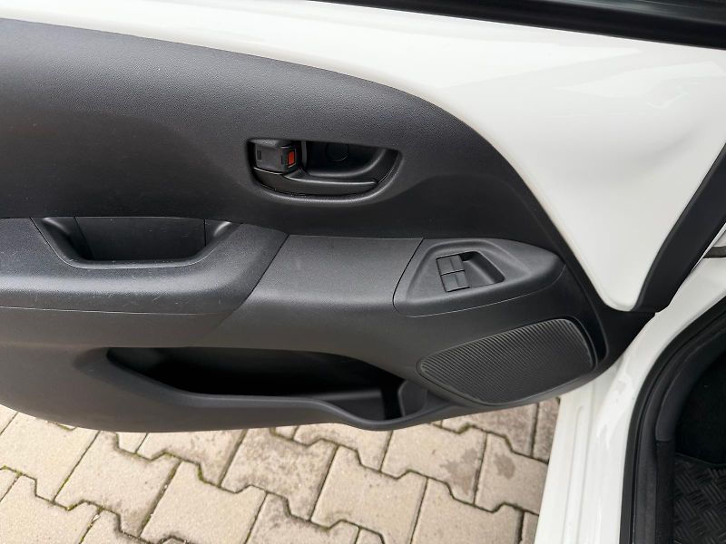 Peugeot 108 1,0 VTI 53KW - fotka 12 z 25