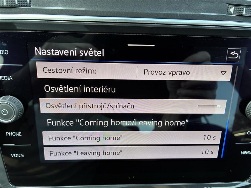 Volkswagen Tiguan Allspace 2,0 TDI IQ LIGHT TAŽNÉ KAMERA - fotka 21 z 28