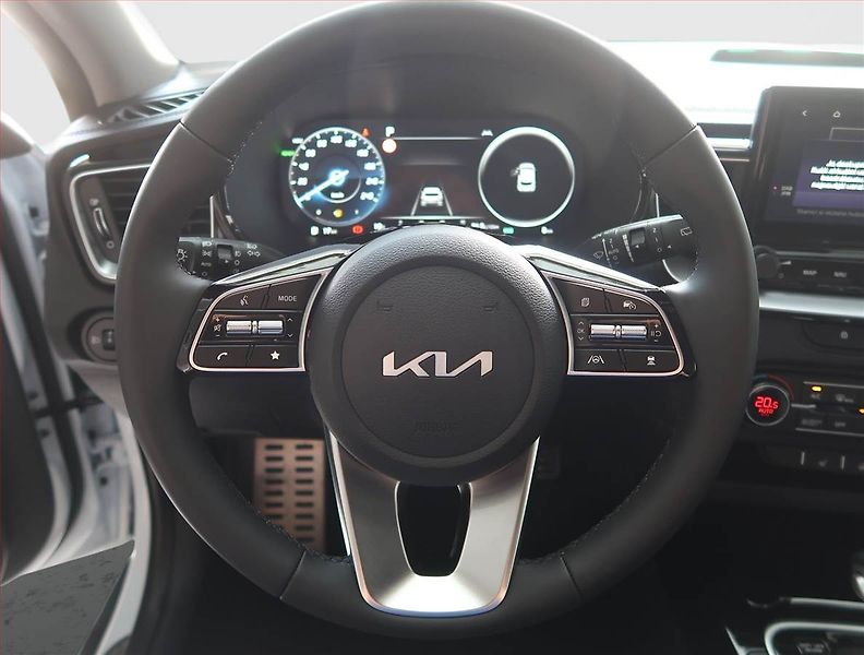 Kia XCeed (2025) Plug-in-Hybrid, DPH, Navigace - fotka 12 z 17