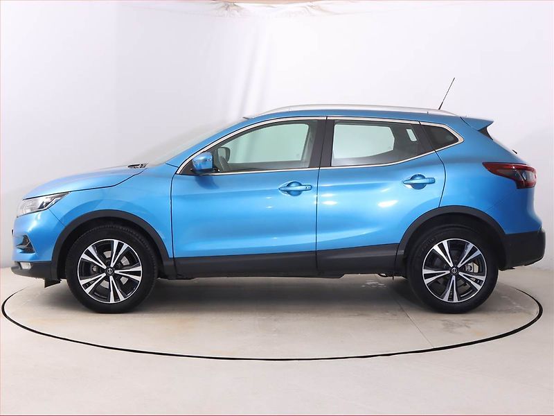 Nissan Qashqai (2022) 1.3 DIG-T, Serv.kniha - fotka 3 z 19