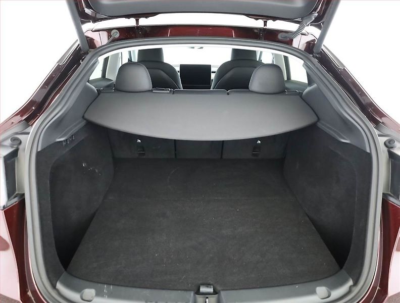 Tesla Model Y (2023) Long Range AWD 79kWh, SoH 94% - fotka 19 z 20