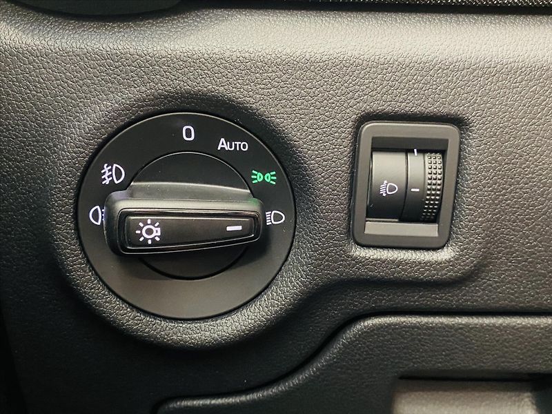 Škoda Fabia 1,0 TSI 70kW Selection - fotka 18 z 23