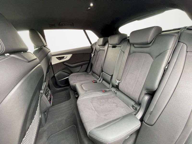 Audi Q8 (2023) 50 TDI 210 kW S-line Quattro T - fotka 25 z 35