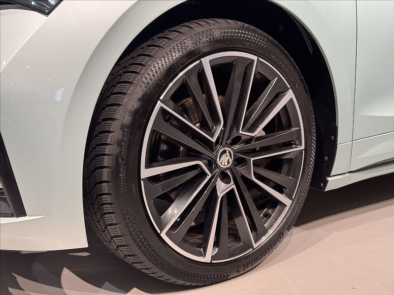 Škoda Enyaq 60 Founders Edition 332/1895 - fotka 10 z 50