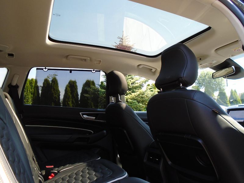 Ford S-MAX 2.0 EcoBlue 140kW 8AT Vignale - fotka 35 z 49