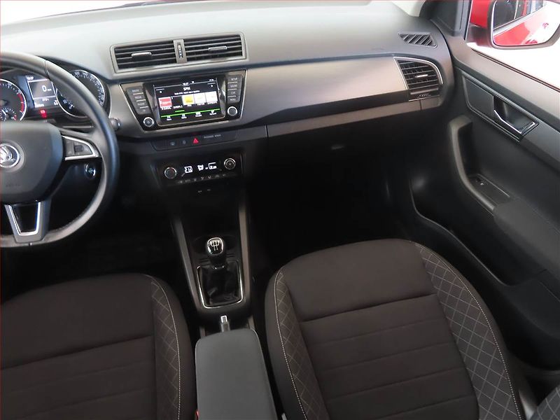 Škoda Fabia (2015) 1.2 TSI, Park. senzory - fotka 8 z 13