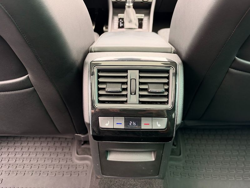 Škoda Superb (2021) Sportline 2.0 TSI 4x4 DSG - fotka 23 z 39