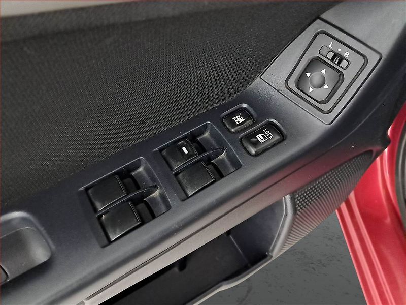 Mitsubishi Lancer (2009) 1.8 i, nová STK, zamluveno - fotka 15 z 17