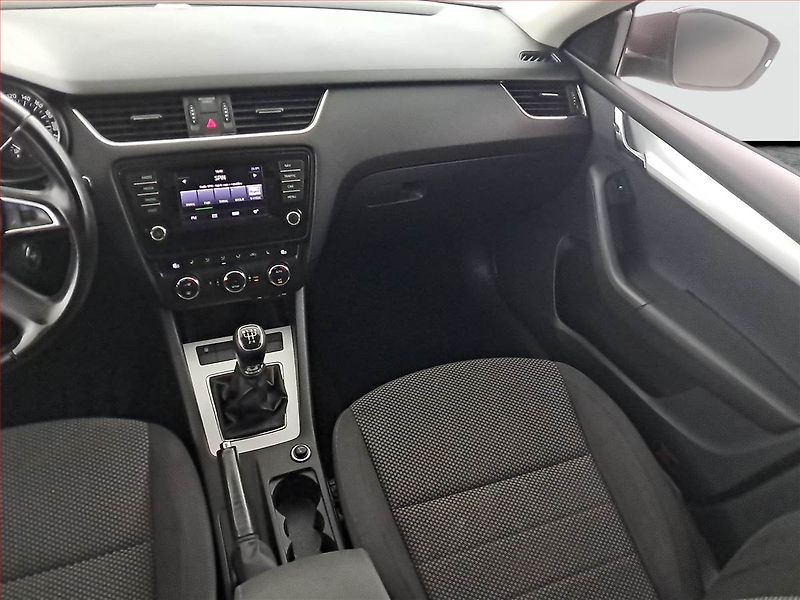 Škoda Octavia (2013) Ambition Plus 1.6 TDI - fotka 8 z 16