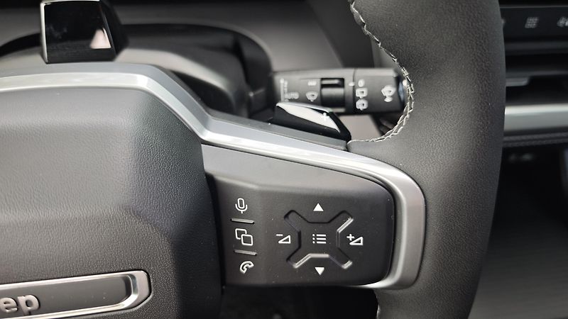 Jeep Compass (2026) Altitude hybrid 145PS automat  - fotka 30 z 39