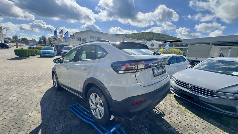 Volkswagen Taigo (2024) 1.0TSI DSG 81kW Display  - fotka 3 z 7
