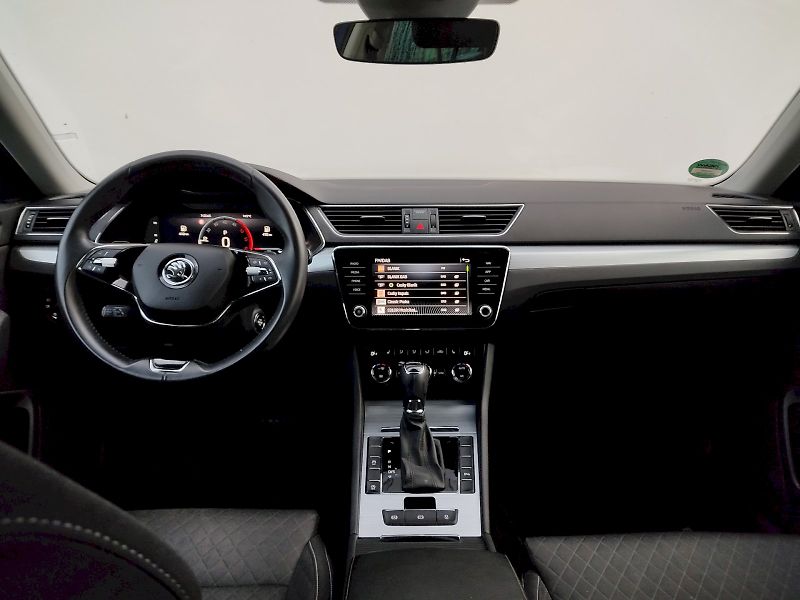 Škoda Superb (2023) Combi 2,0 Tdi 147 Kw DSG - fotka 5 z 38