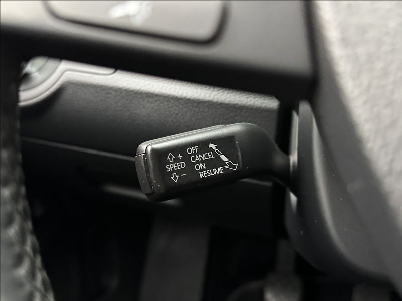 Volkswagen Passat 1,4 TSi NAVI SENZORY TAŽNÉ - fotka 11 z 36