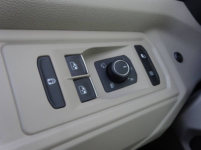 Volkswagen Multivan (2026) NOVÝ LONG LIFE 2,0 TDI - fotka 7 z 29