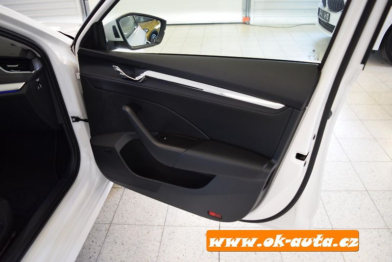 Škoda Octavia 2.0 TDI STYLE PLUS MATRIX DSG  - fotka 29 z 77