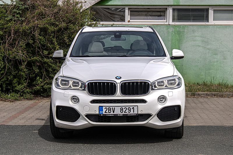 BMW X5 - fotka 2 z 42