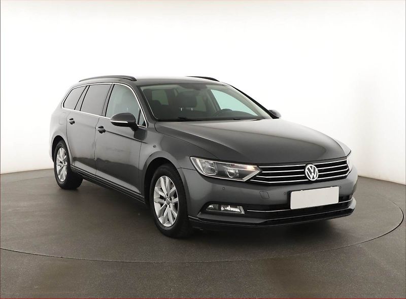 Volkswagen Passat (2016) 2.0 TDI, Serv.kniha, Navi - fotografie inzerátu