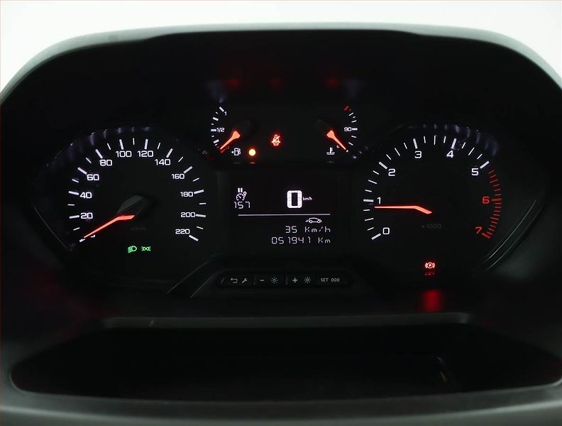 Peugeot Partner (2023) Maxi 1.5 BlueHDi, 3Místa, ČR - fotka 10 z 16