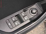 Škoda Superb (2016) 1.6 TDi, Style, DSG, bixen - náhled 21