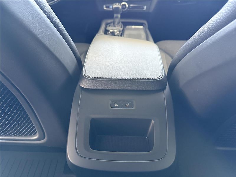 Volvo V90 2,0   140kW,D4,AWD,SERVISKA, - fotka 30 z 34
