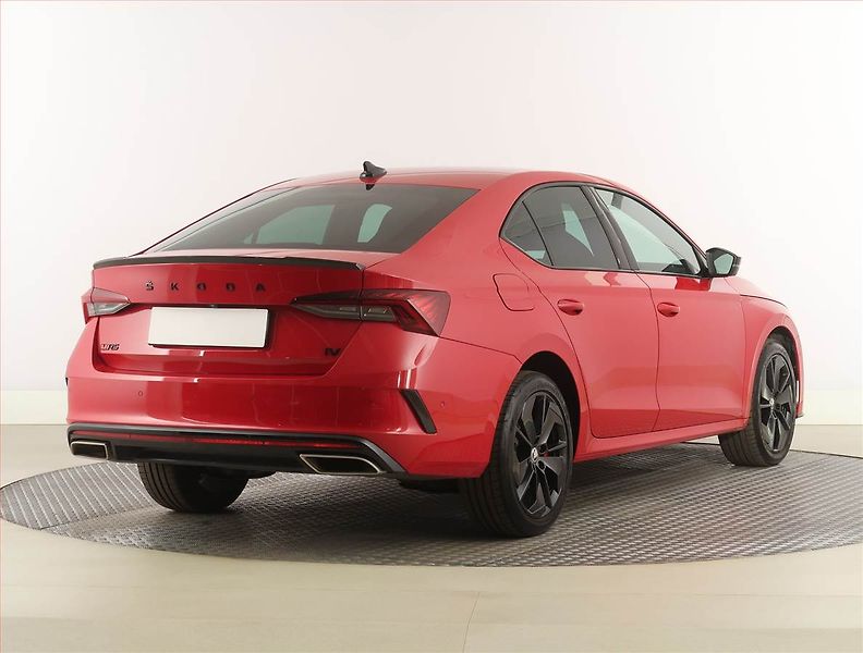 Škoda Octavia (2024) RS 1.4 TSI iV - fotka 5 z 34