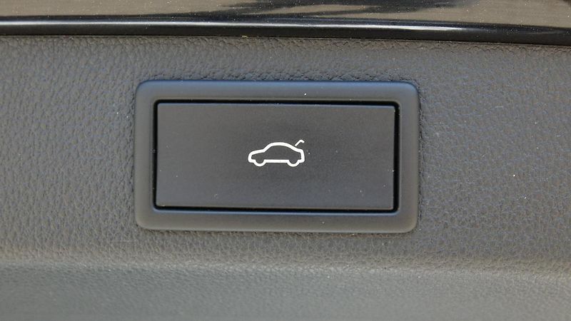 Škoda Superb Combi 1.5 TSI DSG Style - fotka 22 z 27