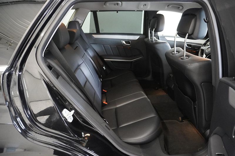 Mercedes-Benz Třídy E (2013) E200 CGI AUTOMAT - fotka 31 z 35