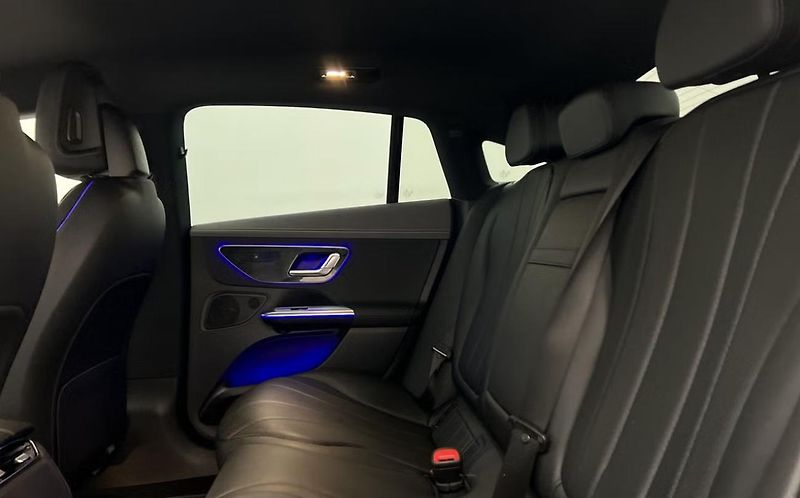 Mercedes-Benz EQE 350+ Avantgarde Ambient - fotka 14 z 23