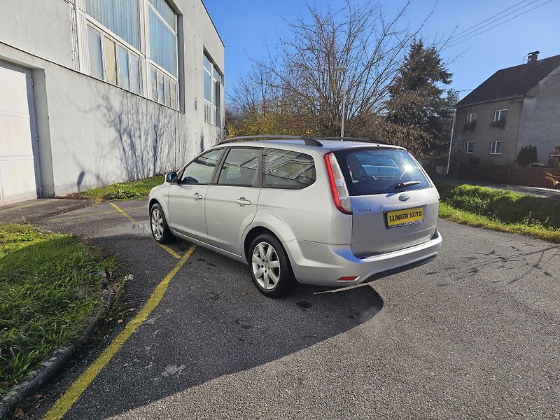 Ford Focus (2011) 1.6i, KLIMA - fotka 3 z 19