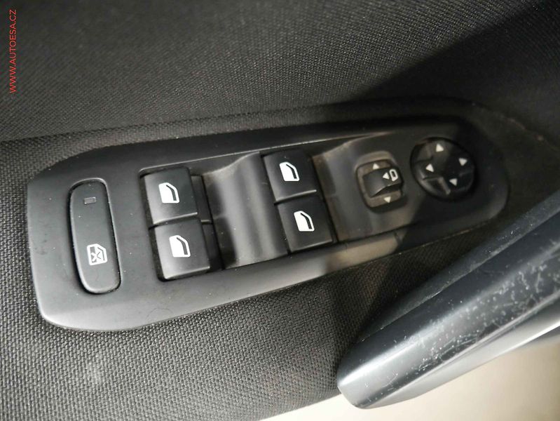 Peugeot 308 (2015) 1.2 PT, ČR, Active, TZ - fotka 19 z 19
