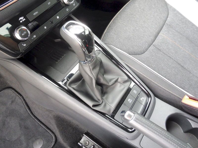 Škoda Kamiq (2025) Top Selection 1,5 TSI 110kW DS - fotka 17 z 29