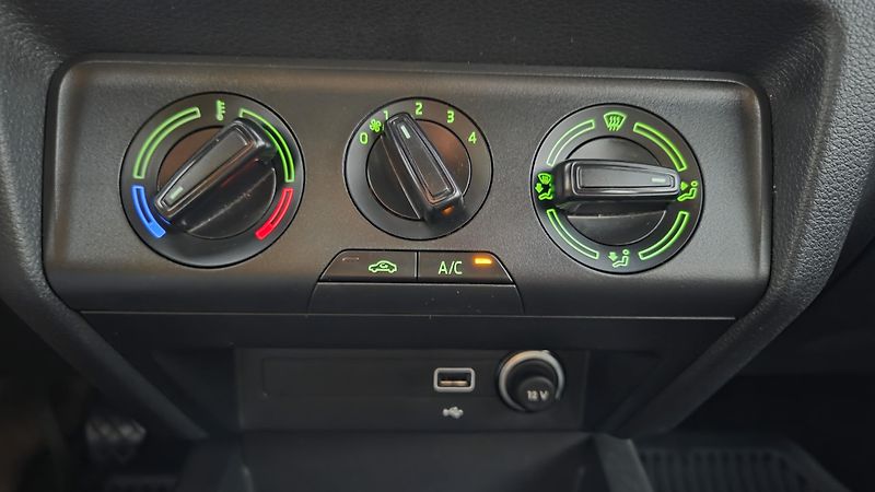 Škoda Fabia (2021) 1.0 TSI 70 kW Ambition, CZ,DPH - fotka 22 z 22