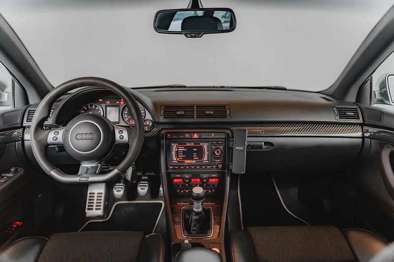 Audi RS 4 (2007) Avant*4.2 V8*Quattro*R19 - fotka 9 z 18