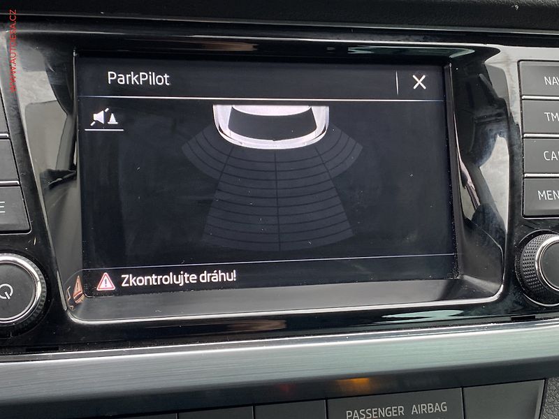 Škoda Fabia (2019) 1.0 TSi, Ambition, navi - fotka 16 z 18