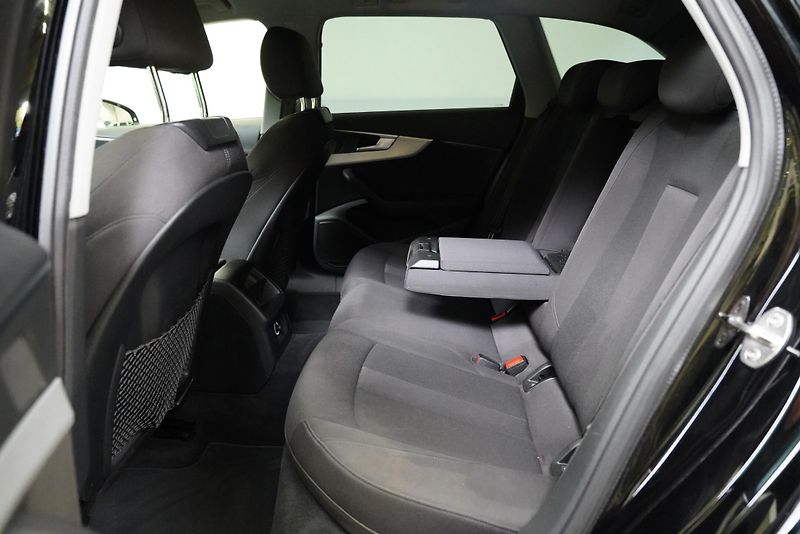 Audi A4 - fotka 24 z 26