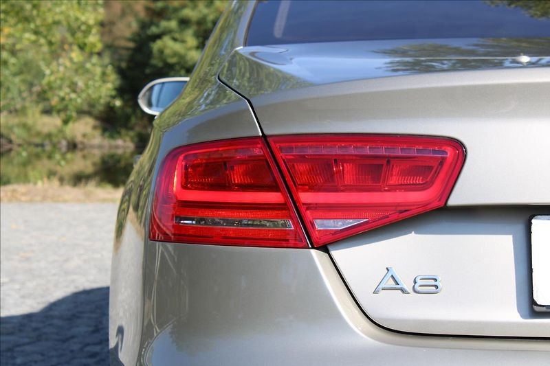 Audi A8 4.2 TDI/V8/Design-Selection/CZ - fotka 46 z 49